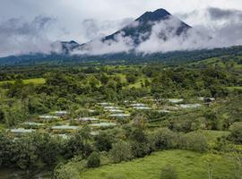 Volcano Trail: Waves & Local Ways - 17 Days