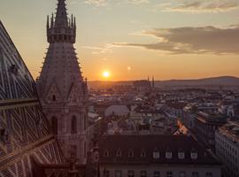 Paris to Budapest: Famous Sites & Tasty Bites - 15 Days