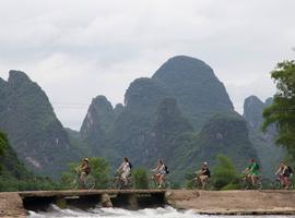 China: National Parks & Vibrant Cities - 10 Days