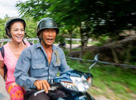 China & Vietnam: Chengdu to Hanoi - 13 Days