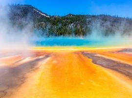 Yellowstone, Grand Teton & Rocky Mountains - 9 Days