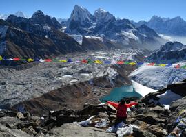 Everest Base Camp and Gokyo Lakes Trek (inc food) - 18 Days	