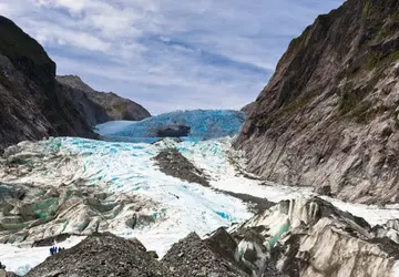 Image 2 of 19