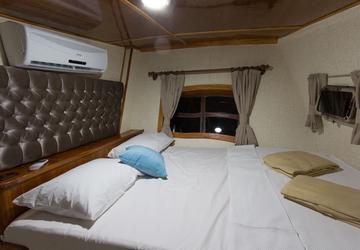 Image 2 of 5